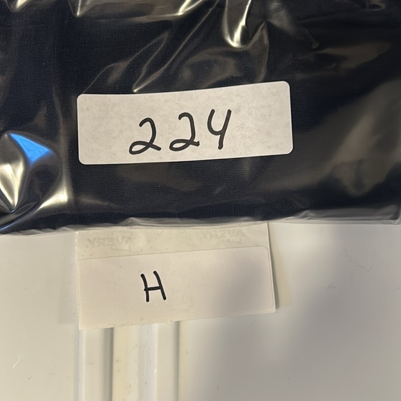 J. CREW NWT Navy Ponte Dress size 6 back zip
Short sleeves - Picture 6 of 6